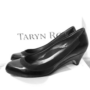 Taryn Rose Pumps Low Heel Patent 8 Black Shoes